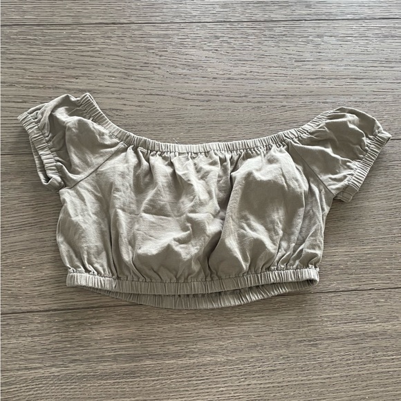 Wilfred Free Olive Crop - Picture 1 of 3